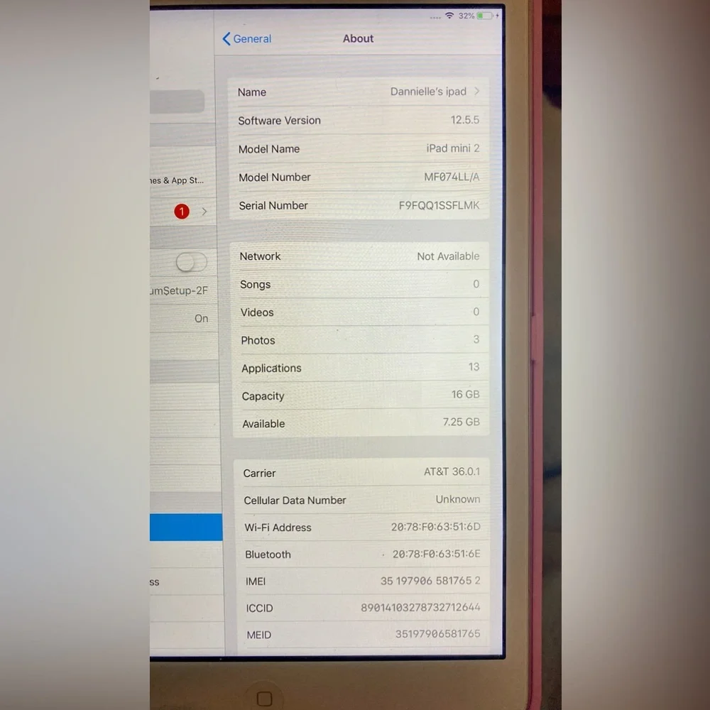 EUC IPad Mini 2 w/attached Bluetooth Keyboard